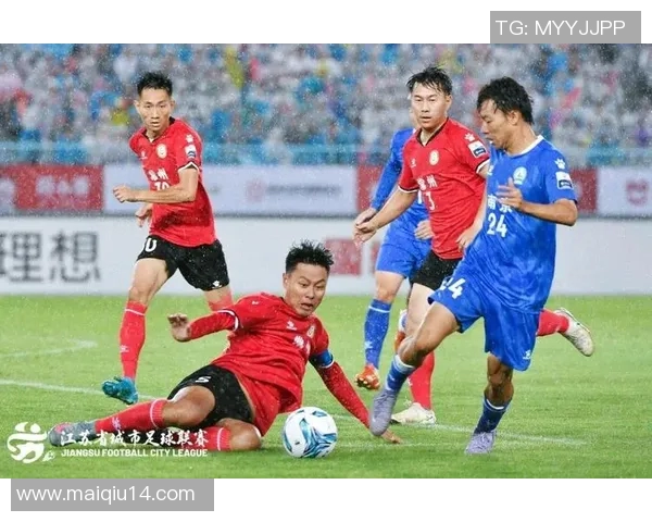 实时新闻南京足球队的崛起之路从默默无闻到冠军赛的辉煌历程